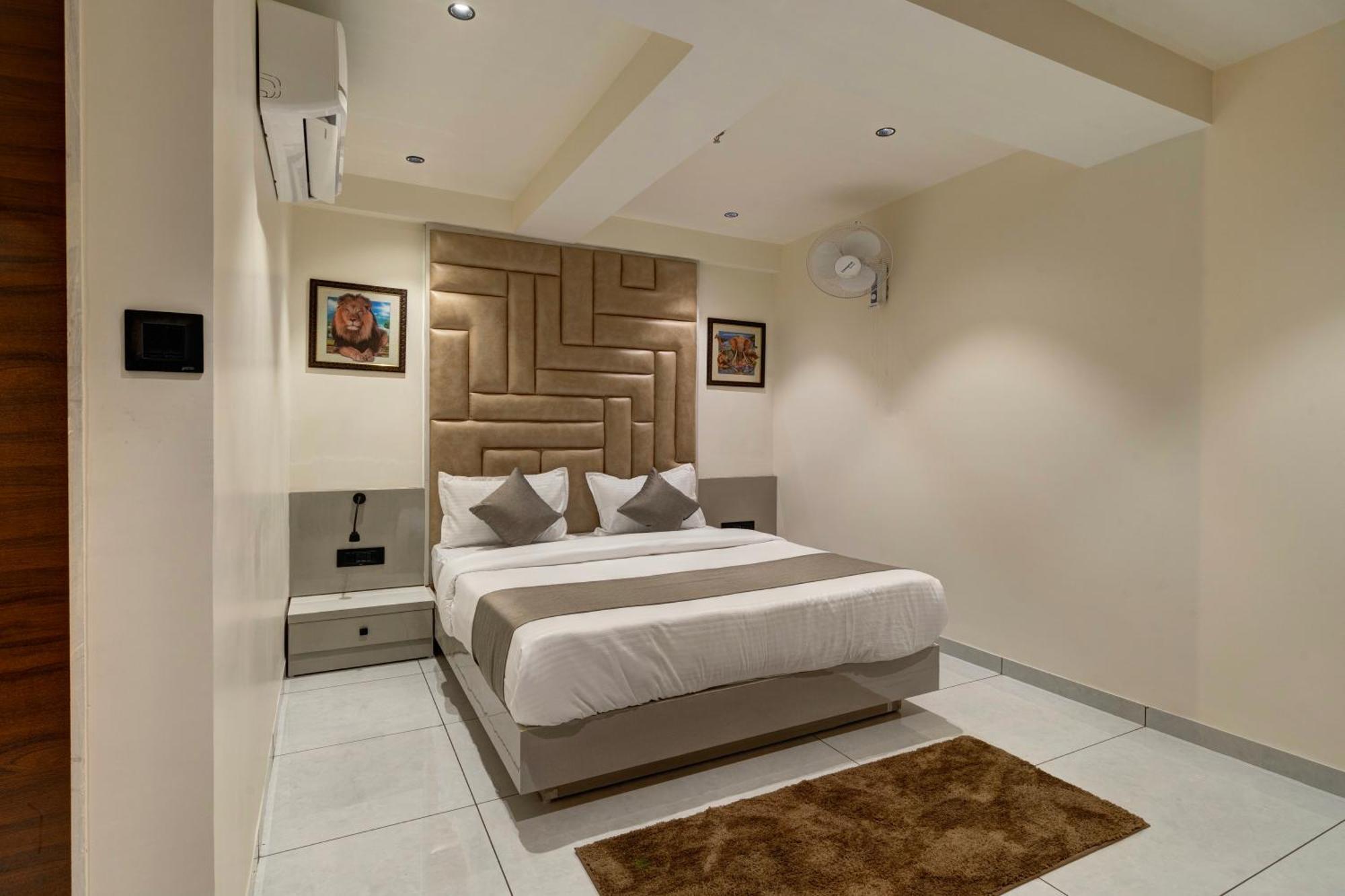 Hotel Shrimad Villa Gandhinagar Exteriör bild