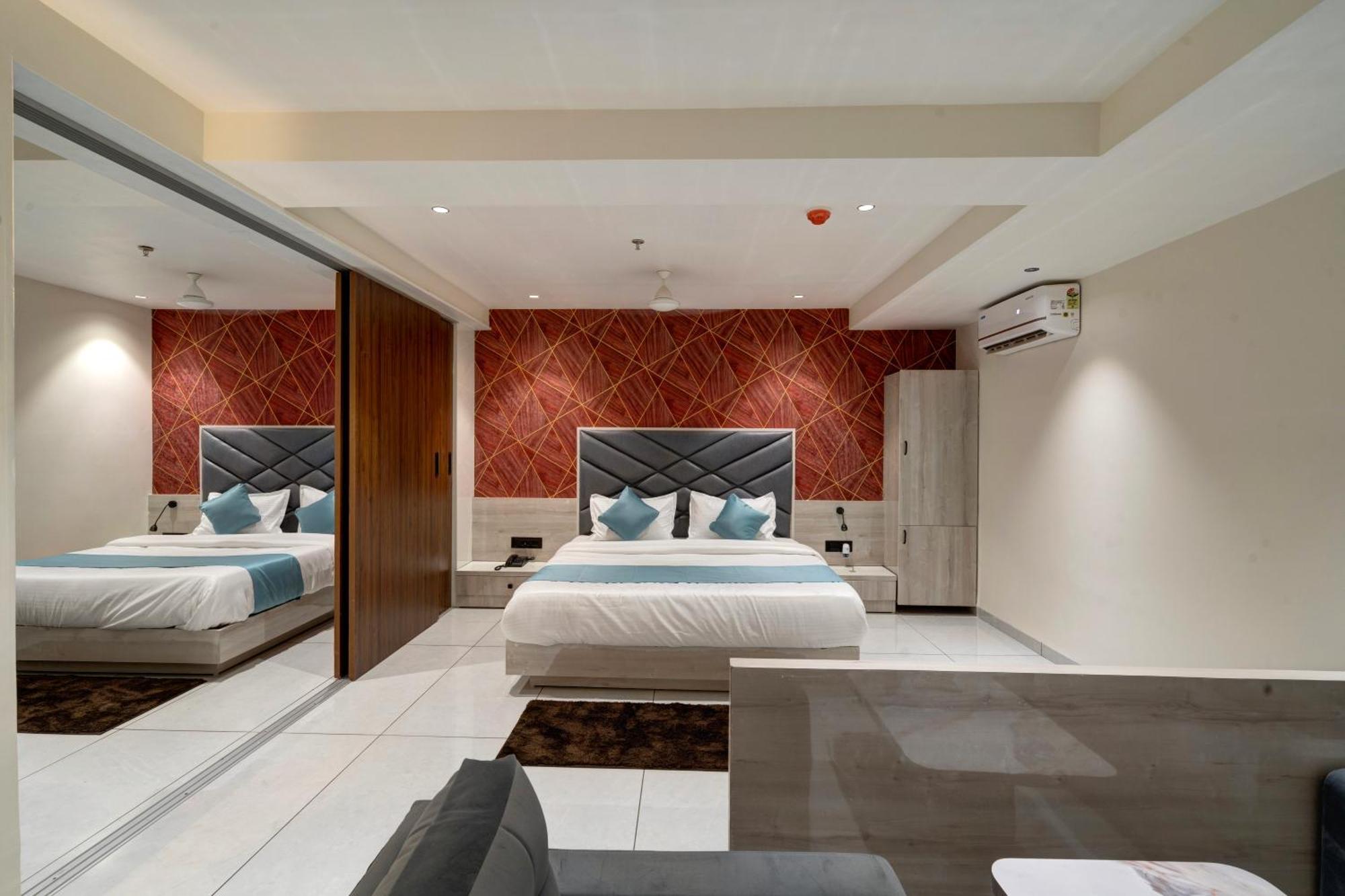 Hotel Shrimad Villa Gandhinagar Exteriör bild