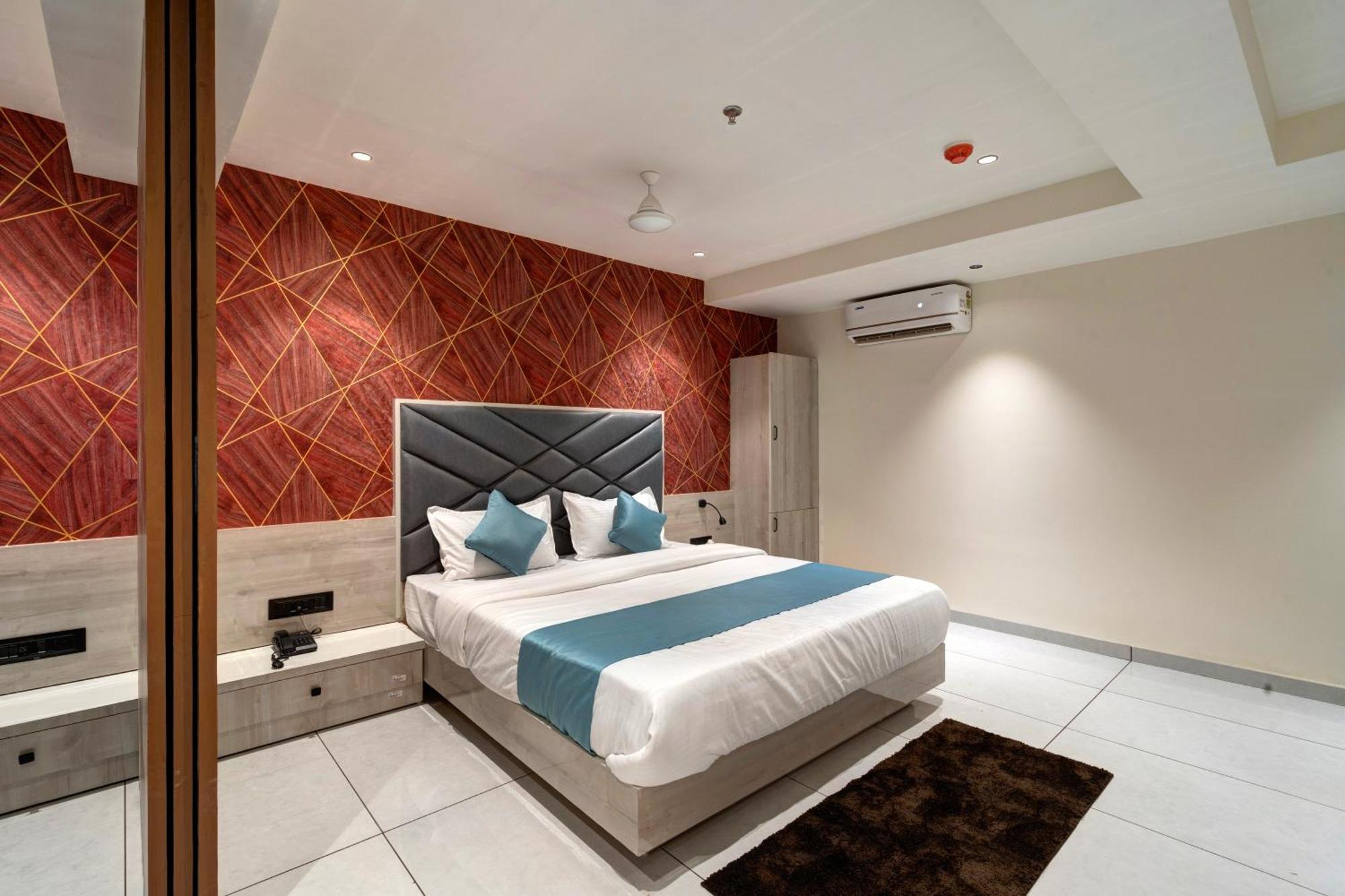 Hotel Shrimad Villa Gandhinagar Exteriör bild