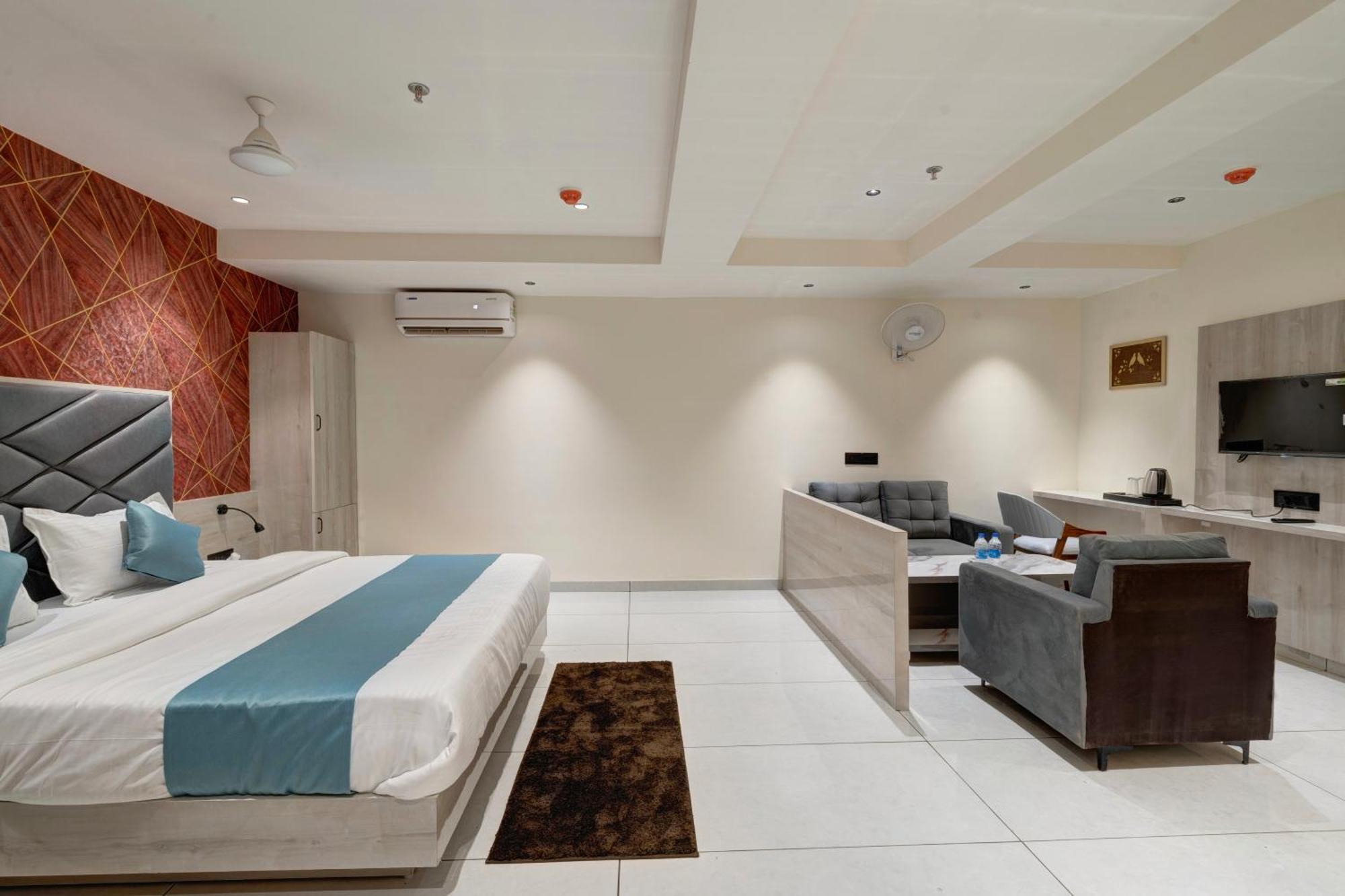 Hotel Shrimad Villa Gandhinagar Exteriör bild