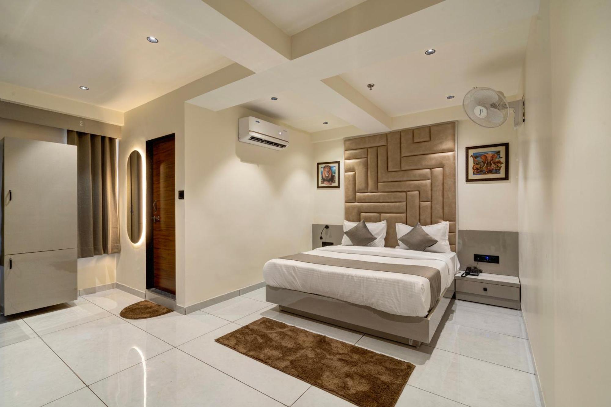 Hotel Shrimad Villa Gandhinagar Exteriör bild