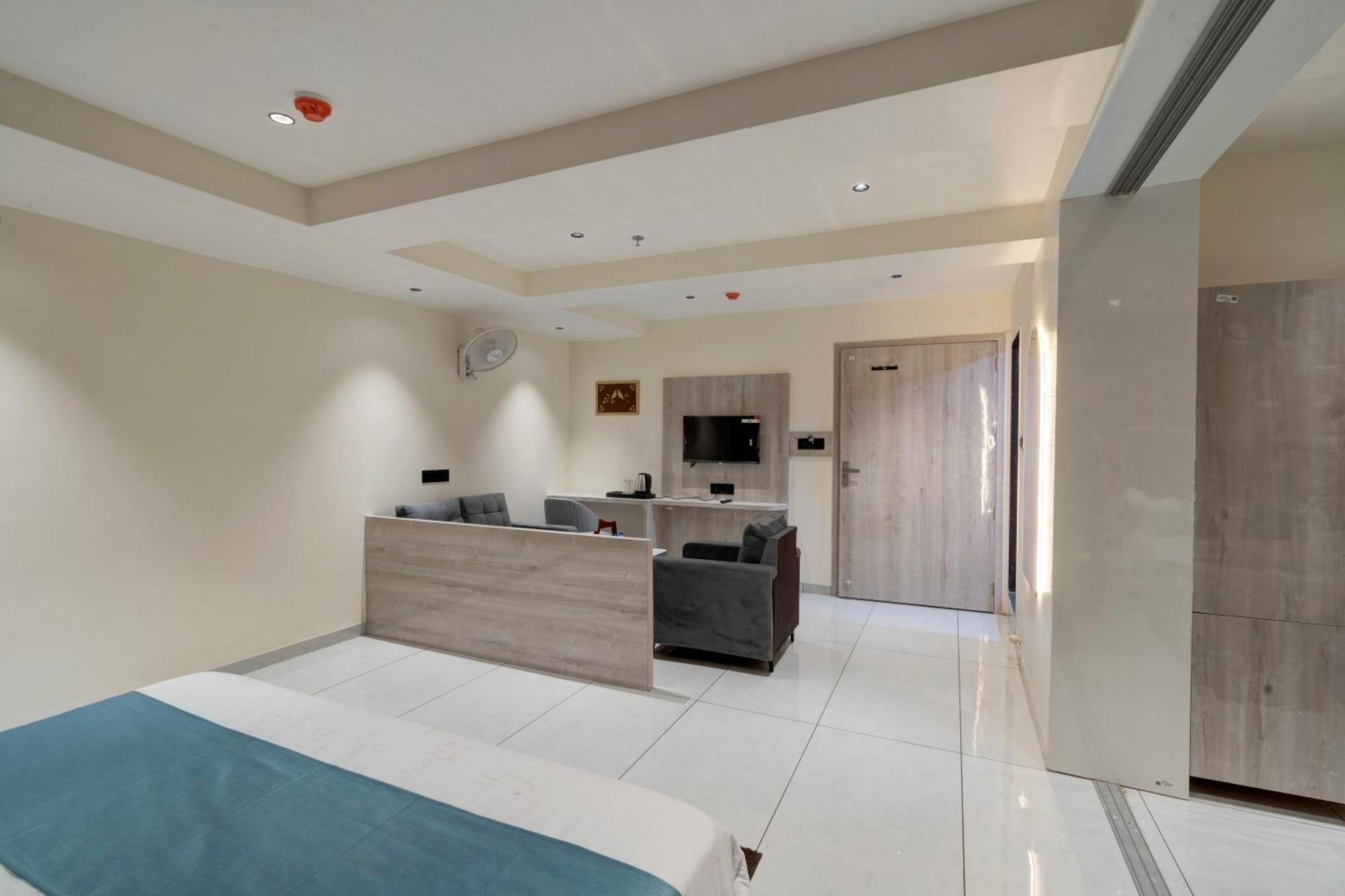 Hotel Shrimad Villa Gandhinagar Exteriör bild
