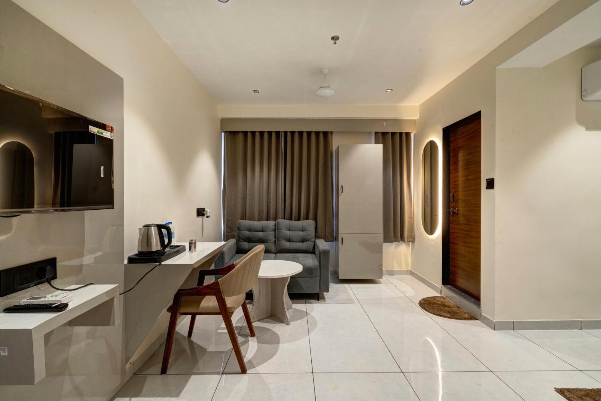 Hotel Shrimad Villa Gandhinagar Exteriör bild