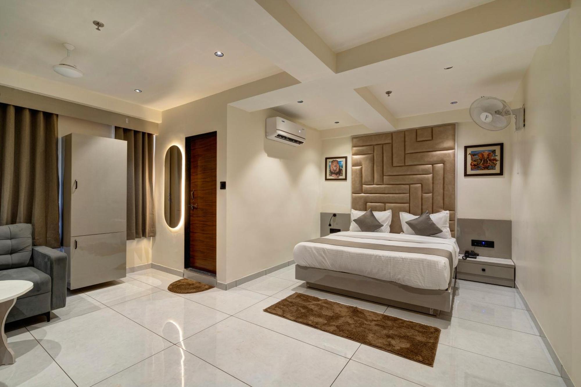 Hotel Shrimad Villa Gandhinagar Exteriör bild