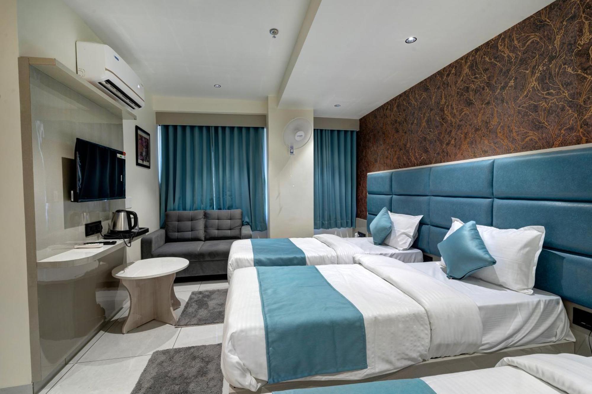Hotel Shrimad Villa Gandhinagar Exteriör bild