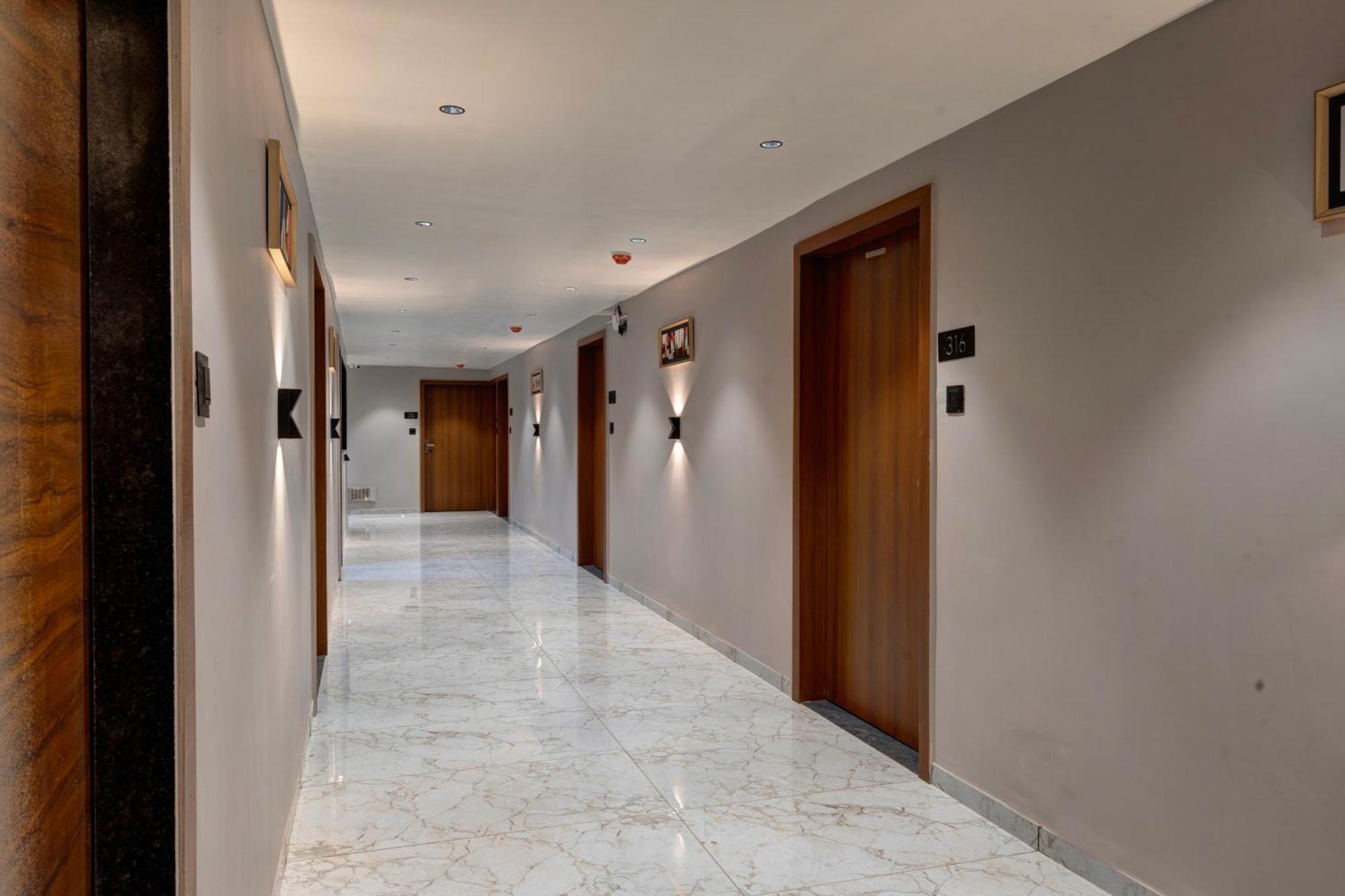 Hotel Shrimad Villa Gandhinagar Exteriör bild